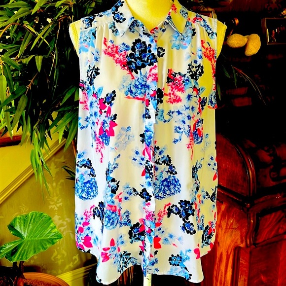 Elle ladies sleeveless NWOT floral blouse size large wrinkle free - Picture 3 of 13